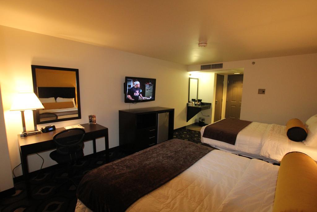 Grand Z Hotel Casino By Red Lion Hotels (Adults Only) เซ็นทรัลซิตี้ ภายนอก รูปภาพ