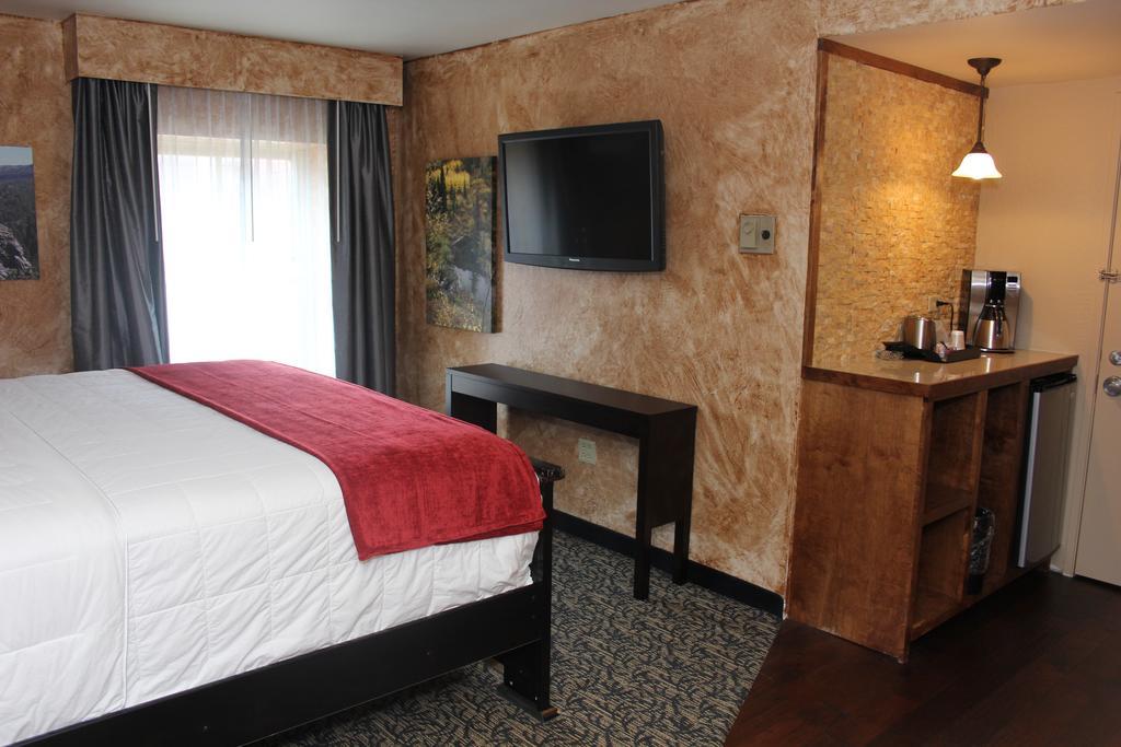 Grand Z Hotel Casino By Red Lion Hotels (Adults Only) เซ็นทรัลซิตี้ ภายนอก รูปภาพ