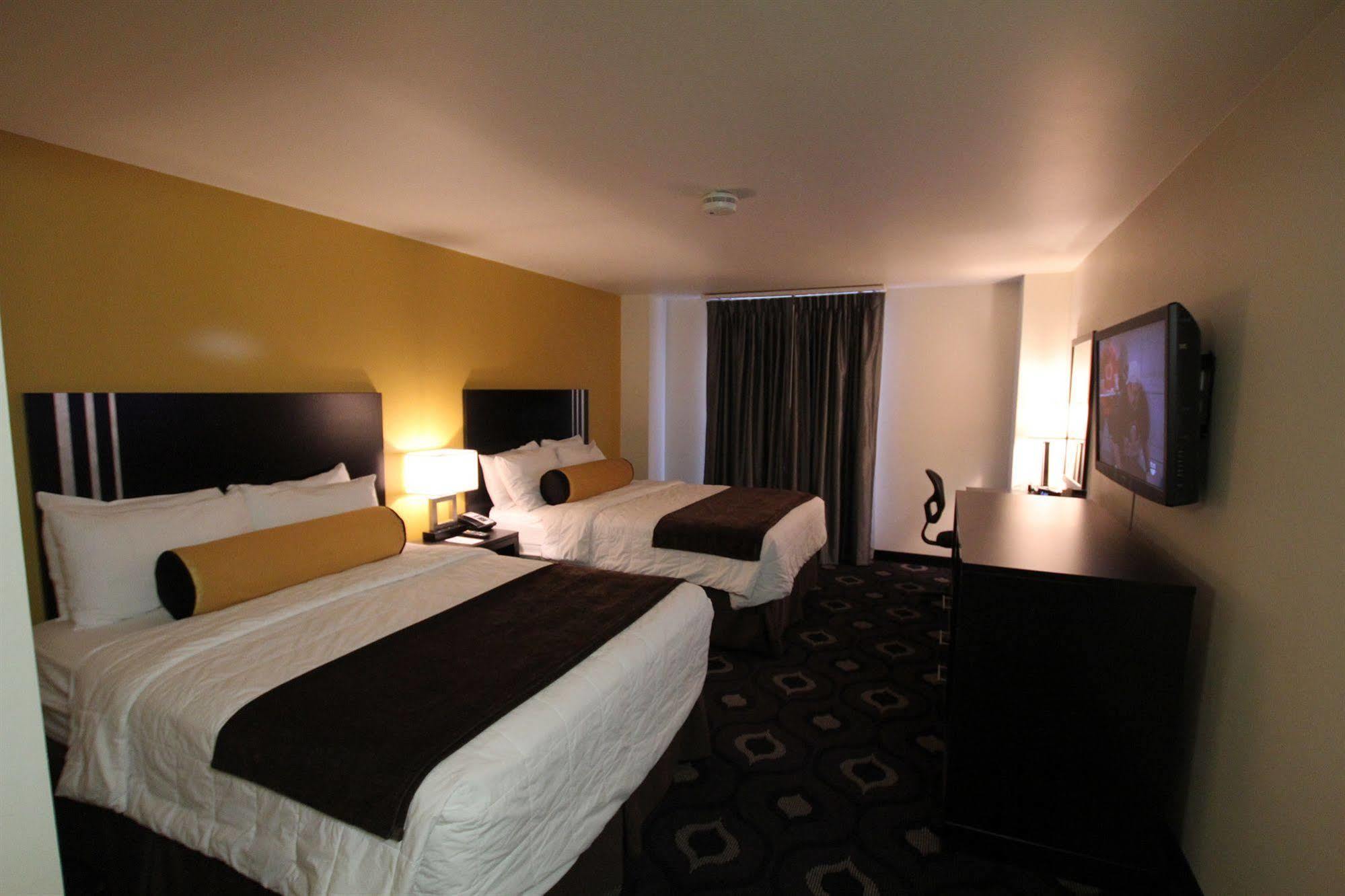 Grand Z Hotel Casino By Red Lion Hotels (Adults Only) เซ็นทรัลซิตี้ ภายนอก รูปภาพ